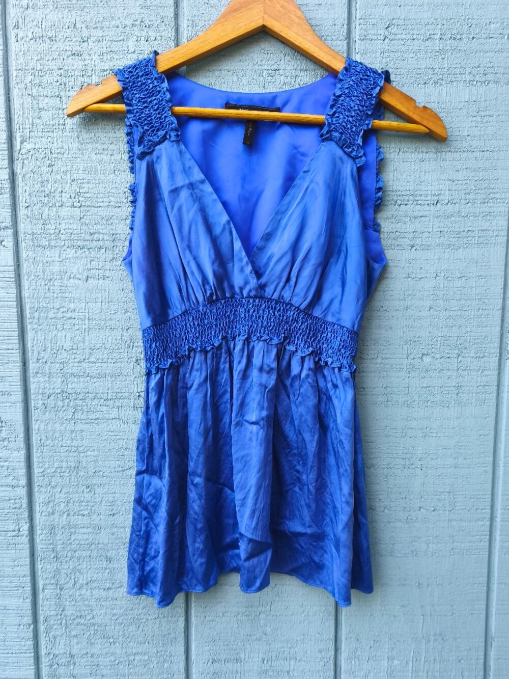 y2k BCBGMaxazria Stretch Silk Empire Waist Smocked Blouse sz Blue Coquette Fem